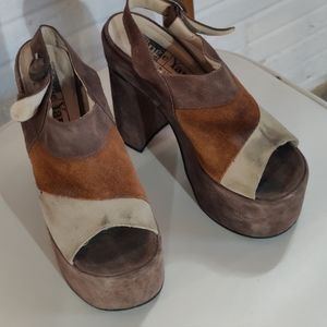 Ying e Yang Suede platform shoes